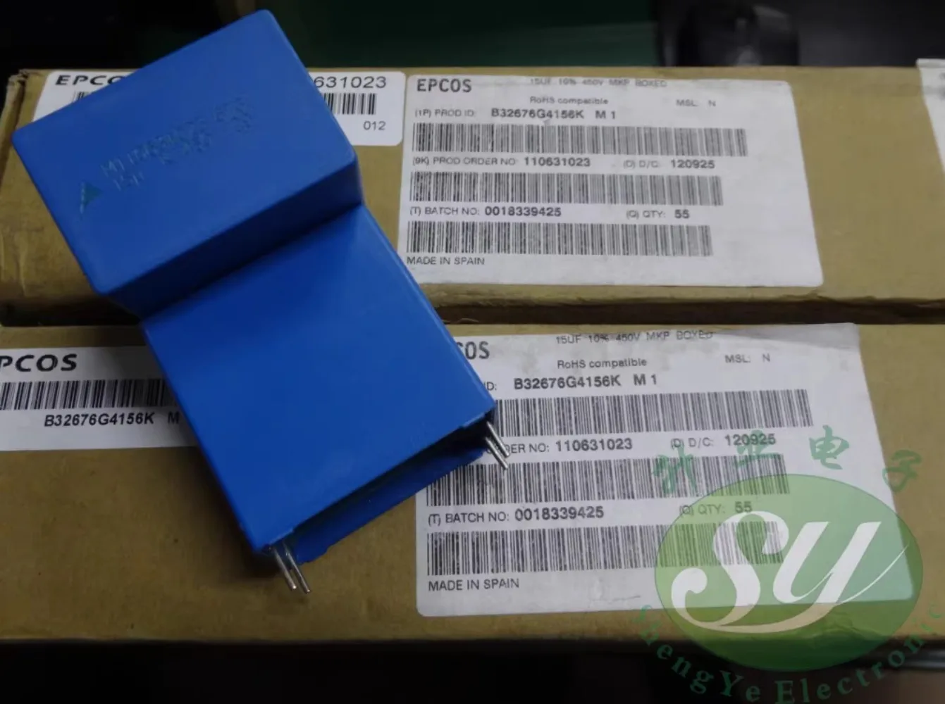 

EPCOS 15uf/450v 156 New absorbing film capacitor B32676G4156K