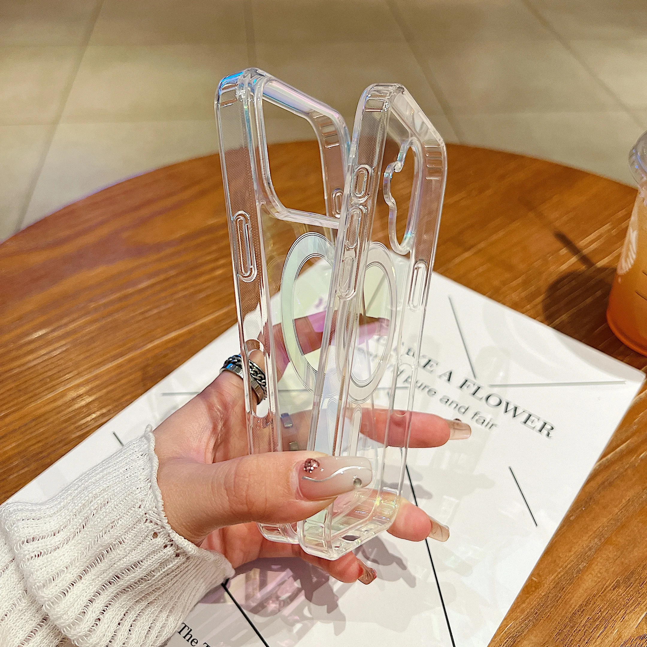 حافظة لهاتف Magsafe بألوان قوس قزح مغناطيسية ملونة لهاتف iPhone 17 Air 16E 16 15 14 13 12 11 Pro Max Plus غطاء شفاف متدرج بالليزر