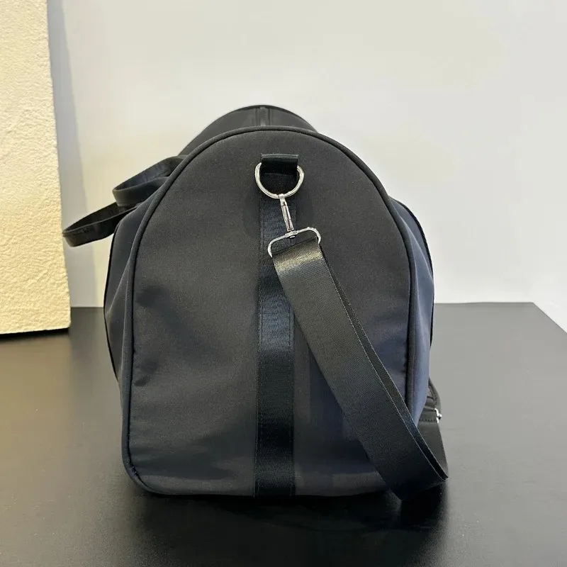 Men's fitness bag, women's handheld training bag, large capacity business travel shoulder bag, independent shoe cabinet