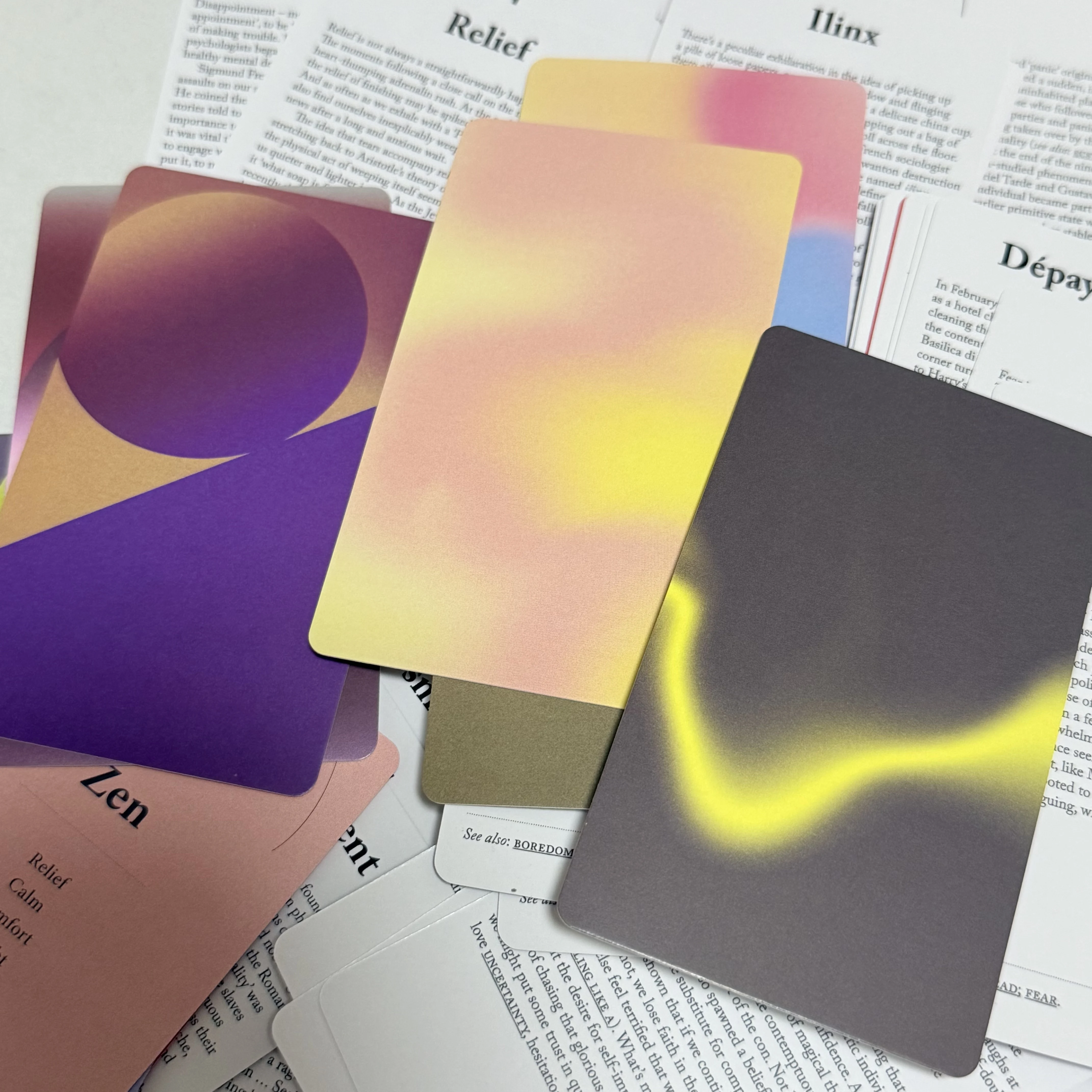 Коробка колоды эмоций Engish В – обзор и цена Board Game Dixit
