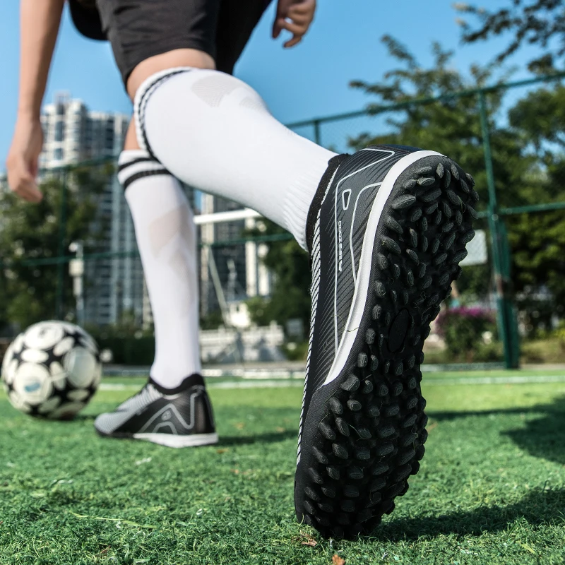 Professional Men Soccer Shoes Society Cleats Fast Non-Slip Football Shoes Indoor Training Football Field Boots TF/FG  Sneaker
