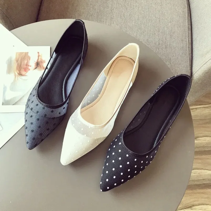 أحذية نسائية صيفية كاجوال بمقدمة مدببة على أحذية شبكية مسطحة قابلة للتنفس بنمط نقاط بولك