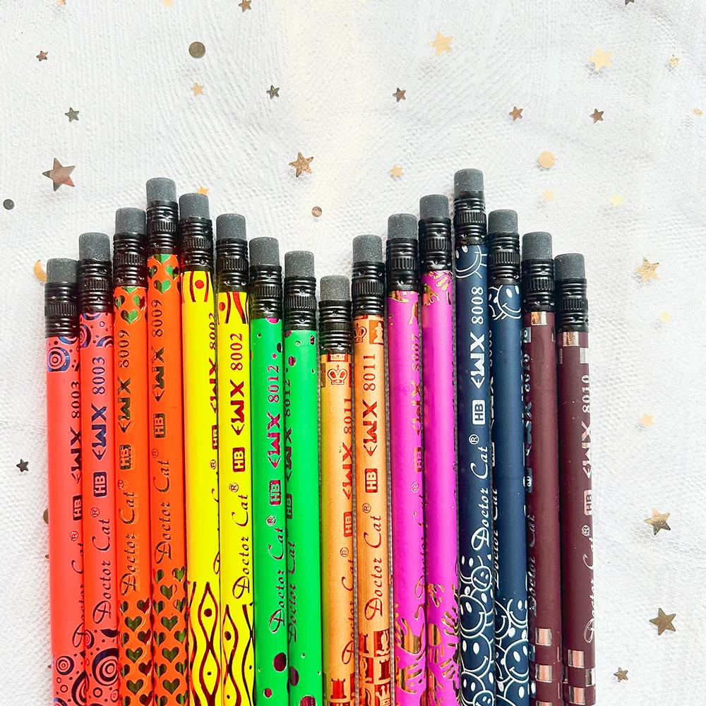 書き込みと描画のための黒い木の消しゴム鉛筆、ノベルティステーショナリー用品、かわいい学校用品、子供の賞品、カワイイ、8個