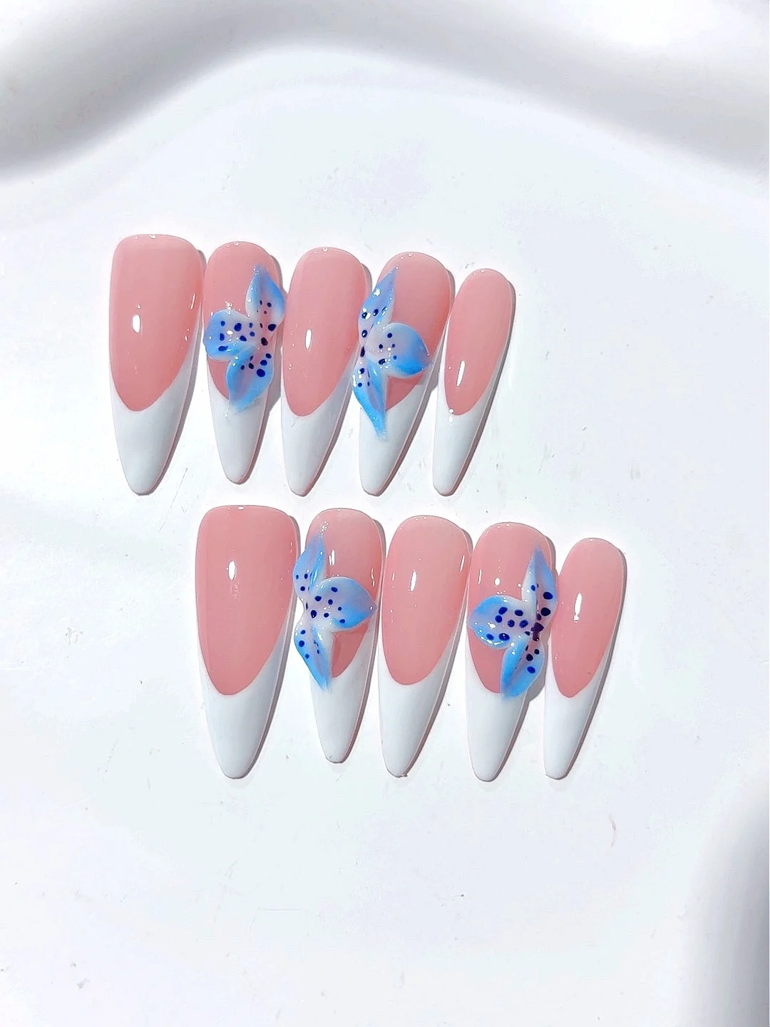 Nail art alla moda a punta di media lunghezza intagliata tridimensionale in stile francese (C391)