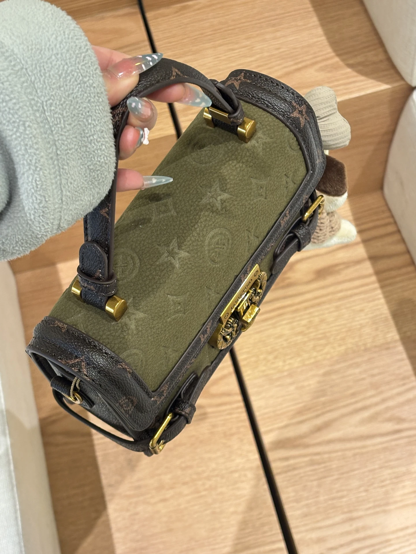 amiciyah-retro-style-embossed-leather-crossbody-bag-women's-handbag-trendy-high-end-feelings-handheld-shoulder-bag