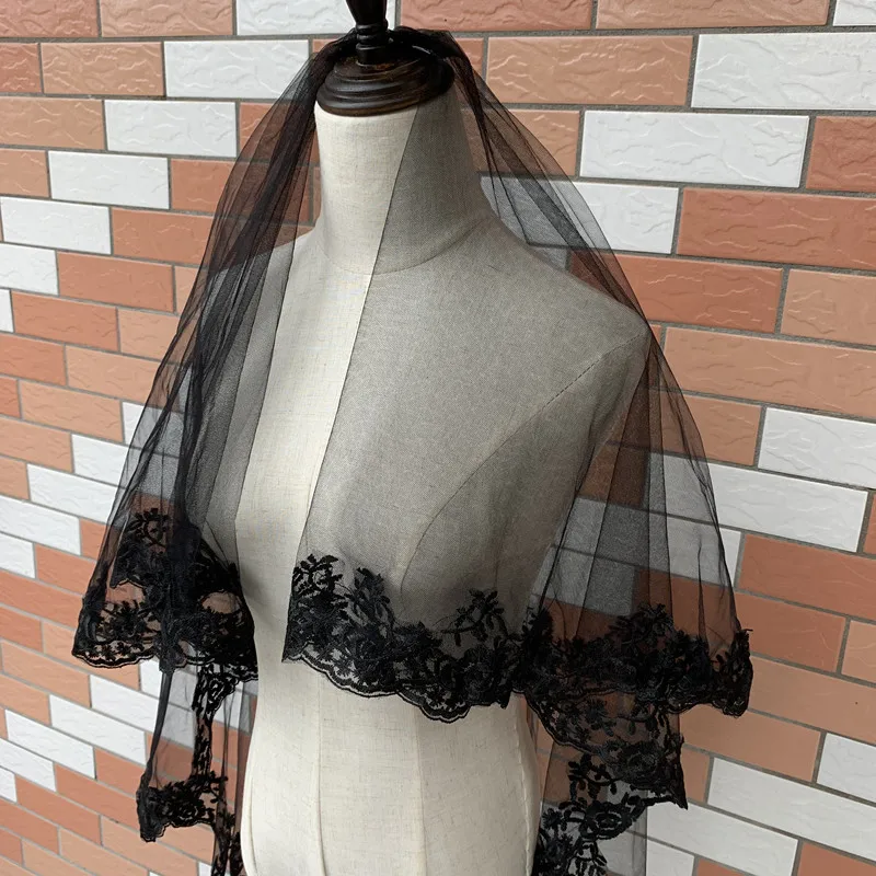 Woman Black Wedding Veil Two Layers Lace Edge Short Bridal Simple Veils with Comb Wedding Accessory 2022