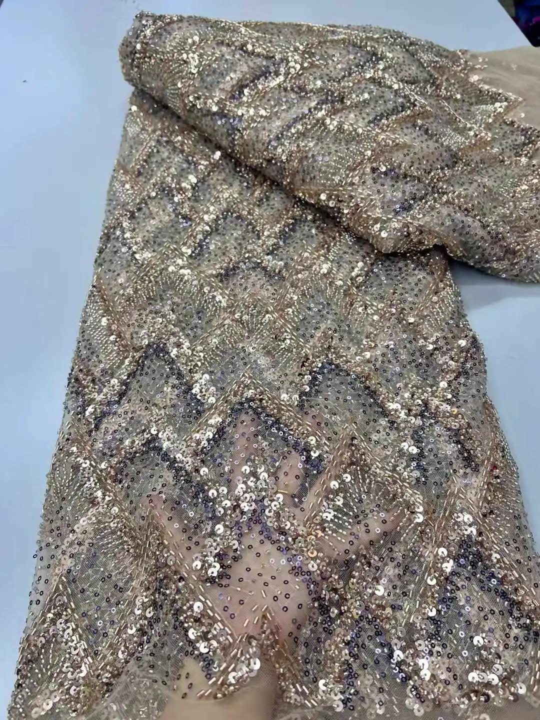 Paillettes nigeriane di alta qualità con perline africane 2025 con pizzo di perle Tessuto di pizzo francese in tulle per cucito di abiti da festa