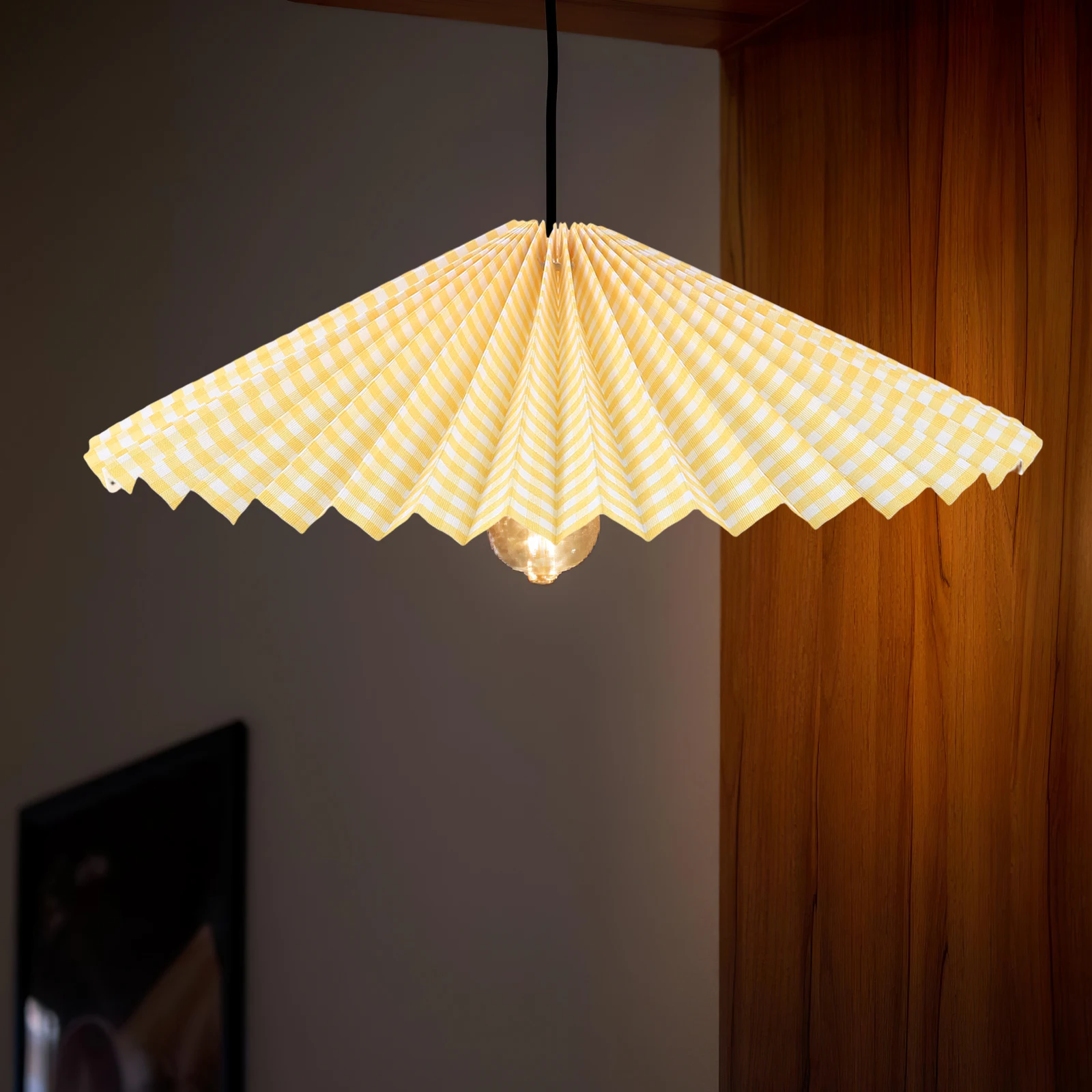 

Pleated Fabric Lampshade Rotatable Iron Frame Floor Light Cover Replacement Creative Design Soft Warm Lighting For Bedroom