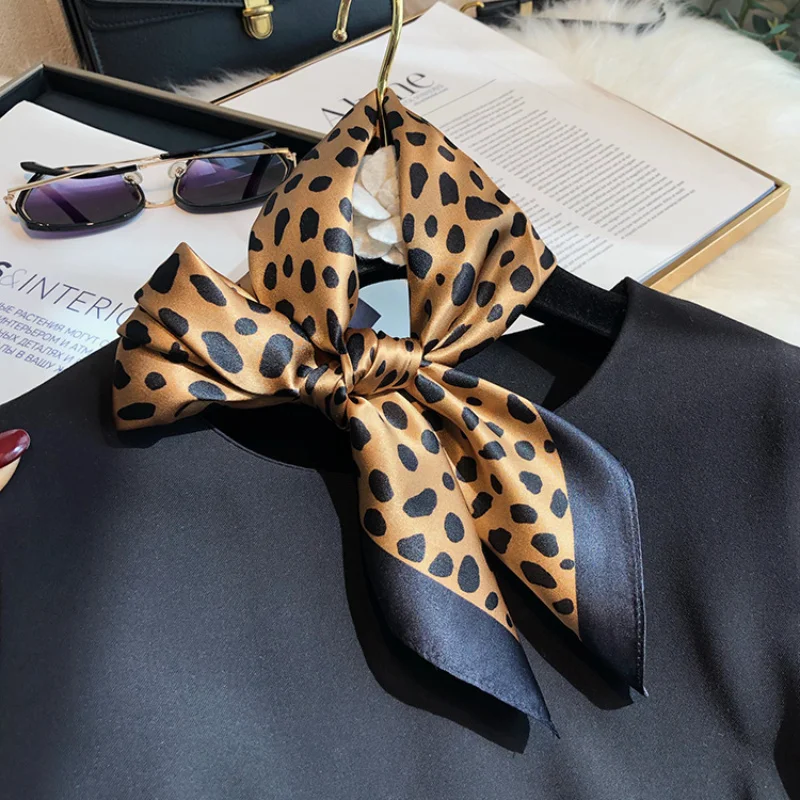 Sommer 100% Reine Seide Quadratischer Schal Damen Klassisches Leopardenmuster Bandana Halstuch Haarschal Stirnband Taschenaccessoire Luxusgeschenk – Detail 4