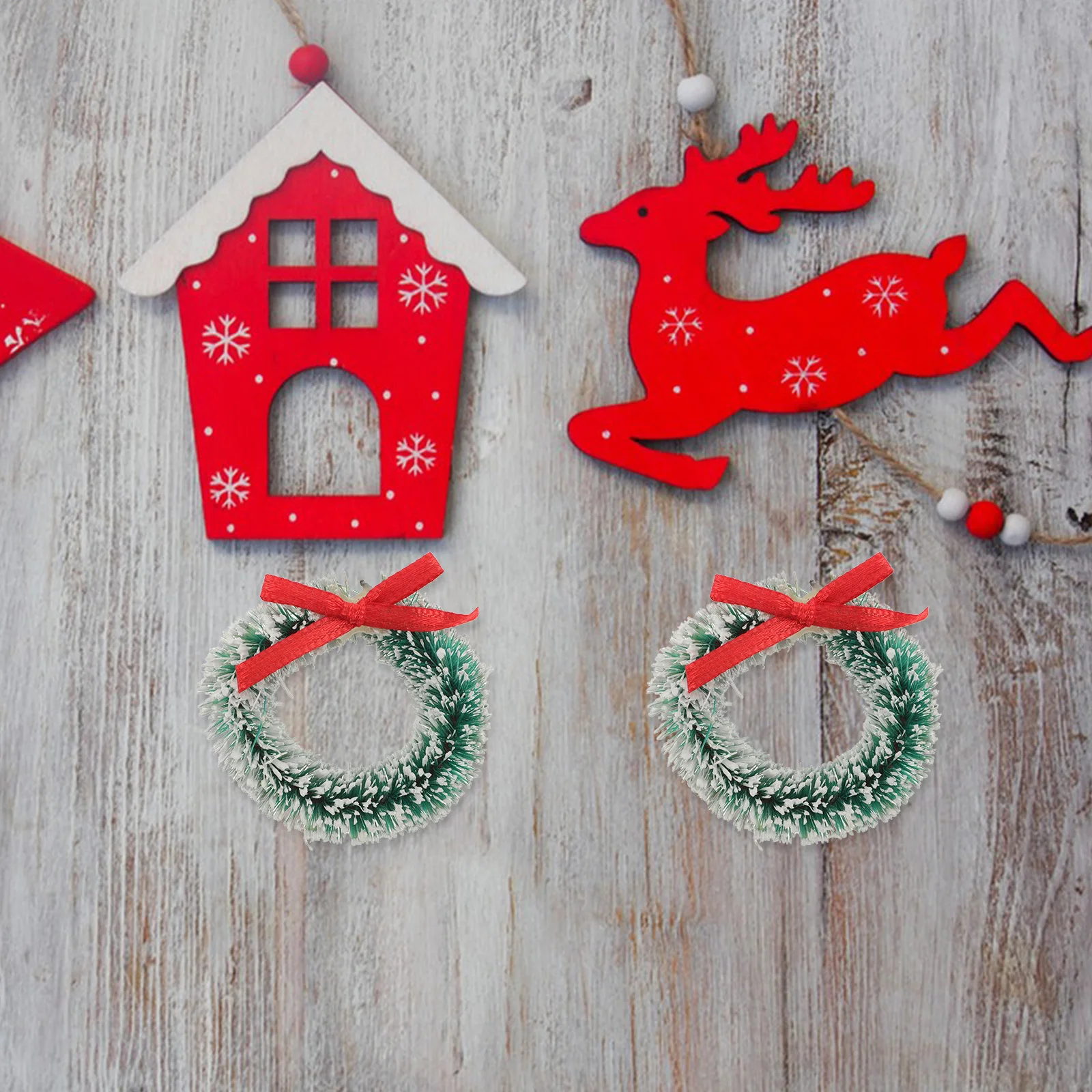 

10 Pcs Mini Garland Hanging Decoration Crystal Ornaments Desktop Winter Artificial Pine Branches Sisal Silk Elf Door for Wall