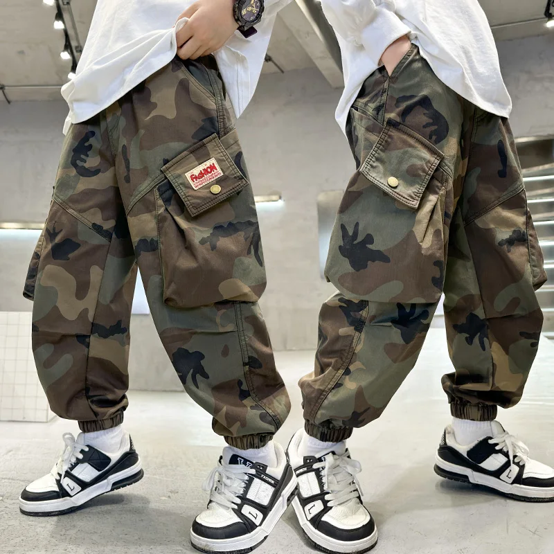 Boys' camouflage pants, fashionable flip pocket work pants, autumn clothes, teenagers' sports ankle tied pants, suitable for com
