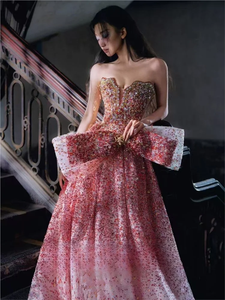 

A new strapless dress for banquet hosts light luxury toasting morning gown