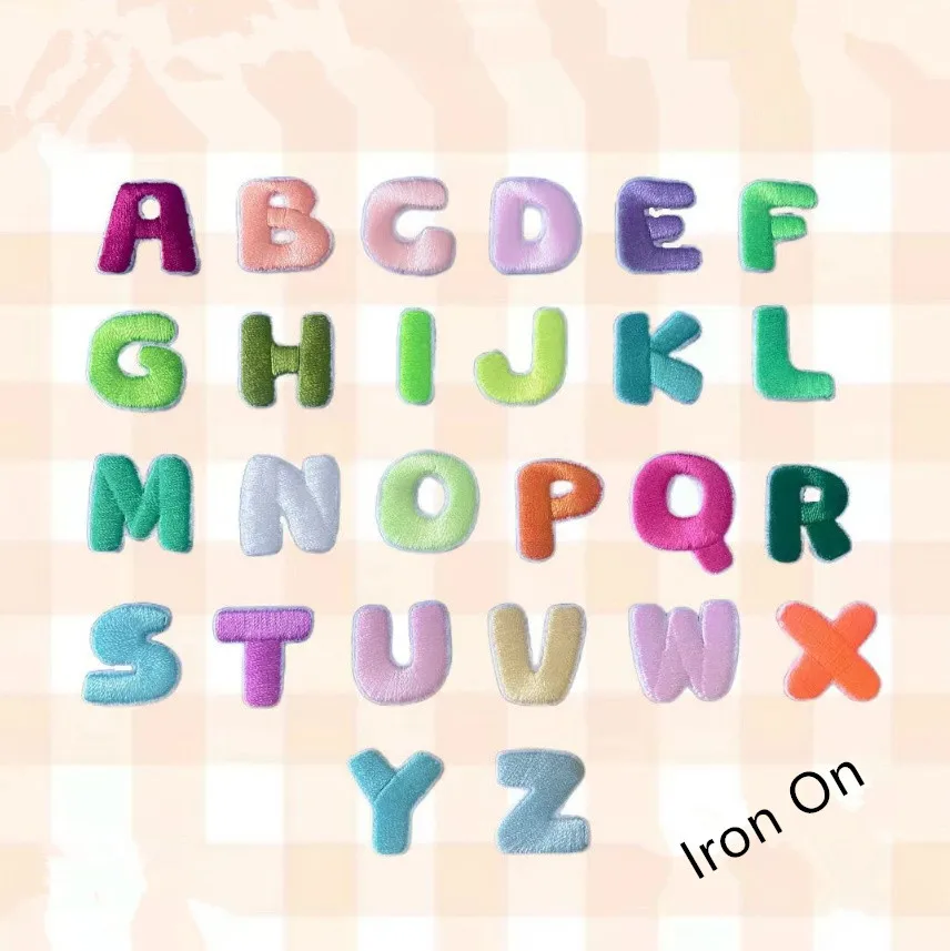 เหล็กบนเย็บบนขนาดเล็กตัวอักษร A ถึง Z แพทช์ปักแฟชั่น Motif Applique หมวกกระเป๋ารองเท้าเด็กชื่อตกแต่งซ่อม DIY