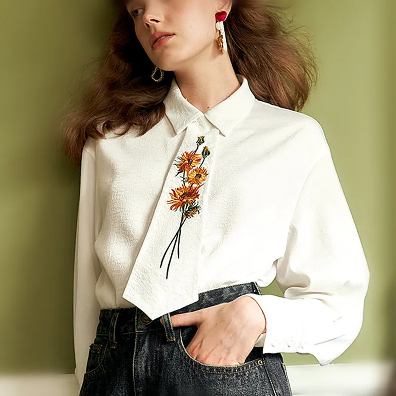 

Runway Designer Woman Shirts Retro Vingtage Embroidery Flowers Blouses Shirts White Party Shirts With Flexible Ties Tops NS741