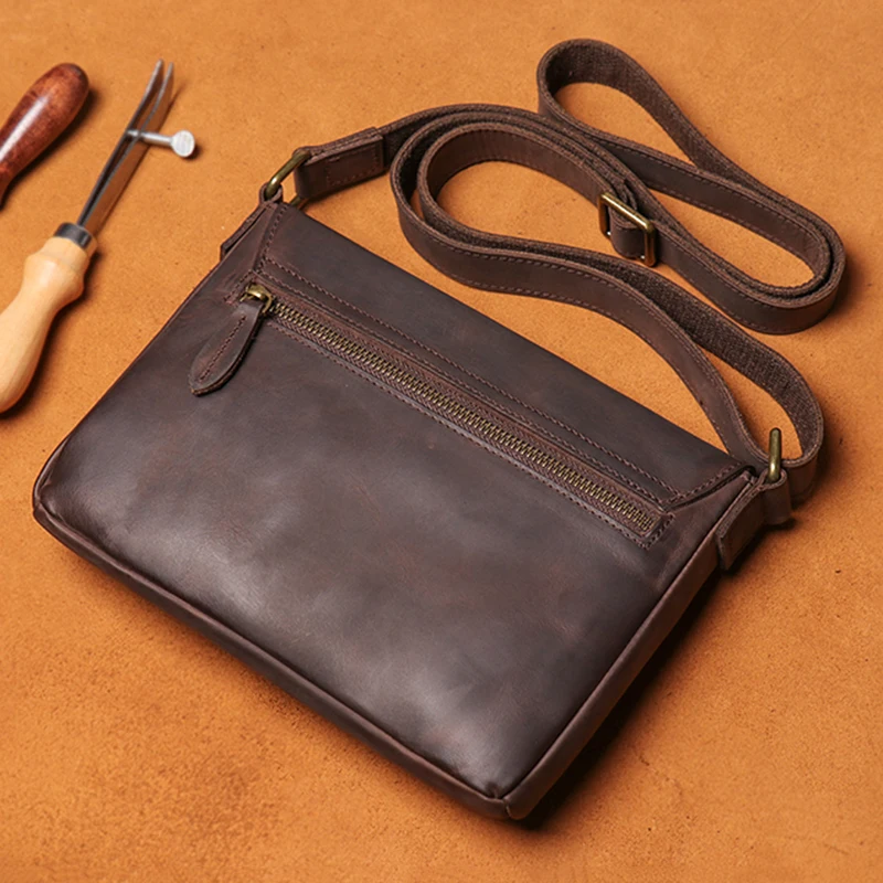 Tas selempang untuk pria sederhana Vintage dan populer lapisan pertama kulit sapi perangkat keras gesper magnetik tas bahu penutup terbungkus pria
