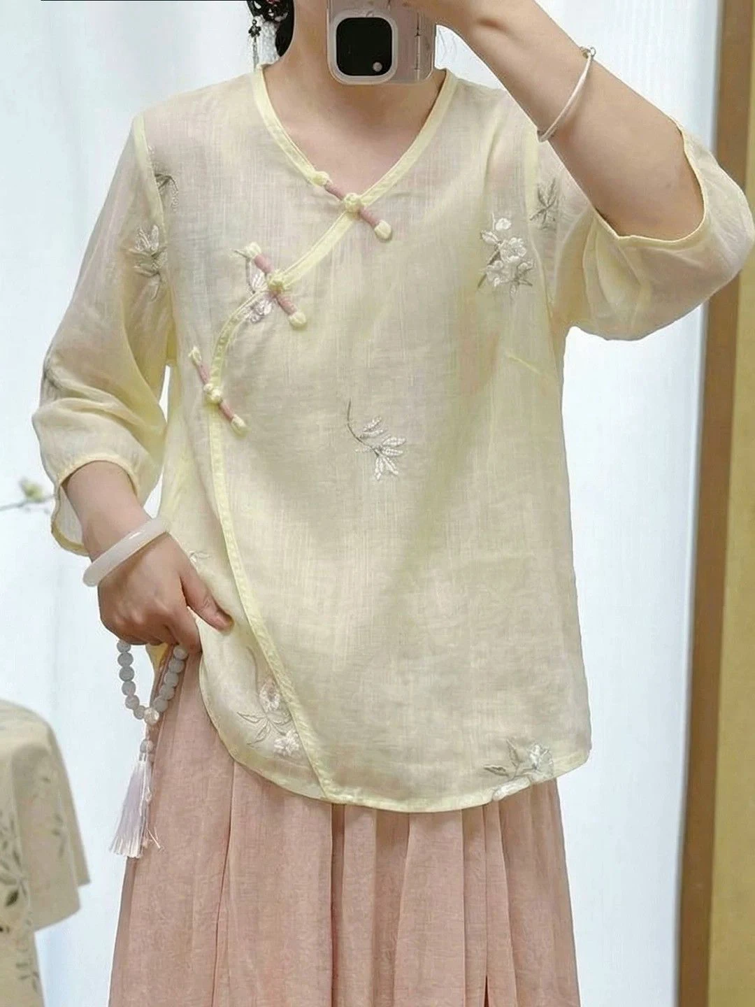 New Chinese Style Artistic Handmade  Silk Cotton Embroidered V-Neck Loose Tunic Top Women's Three-Quarter Sleeve Tea ...