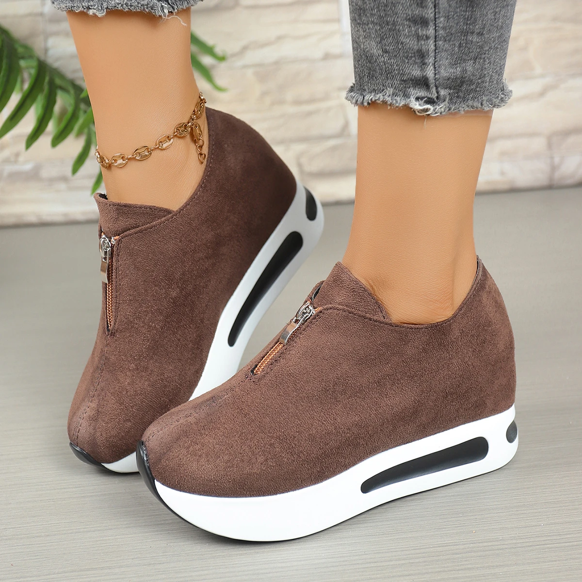 Damen-Sneaker mit Frontreißverschluss und verstecktem Keilabsatz, Wildleder-Plattform, höhenvergrößernde Freizeitschuhe, Damen-Slipper mit dicker Sohle zum Gehen. – Detail 20