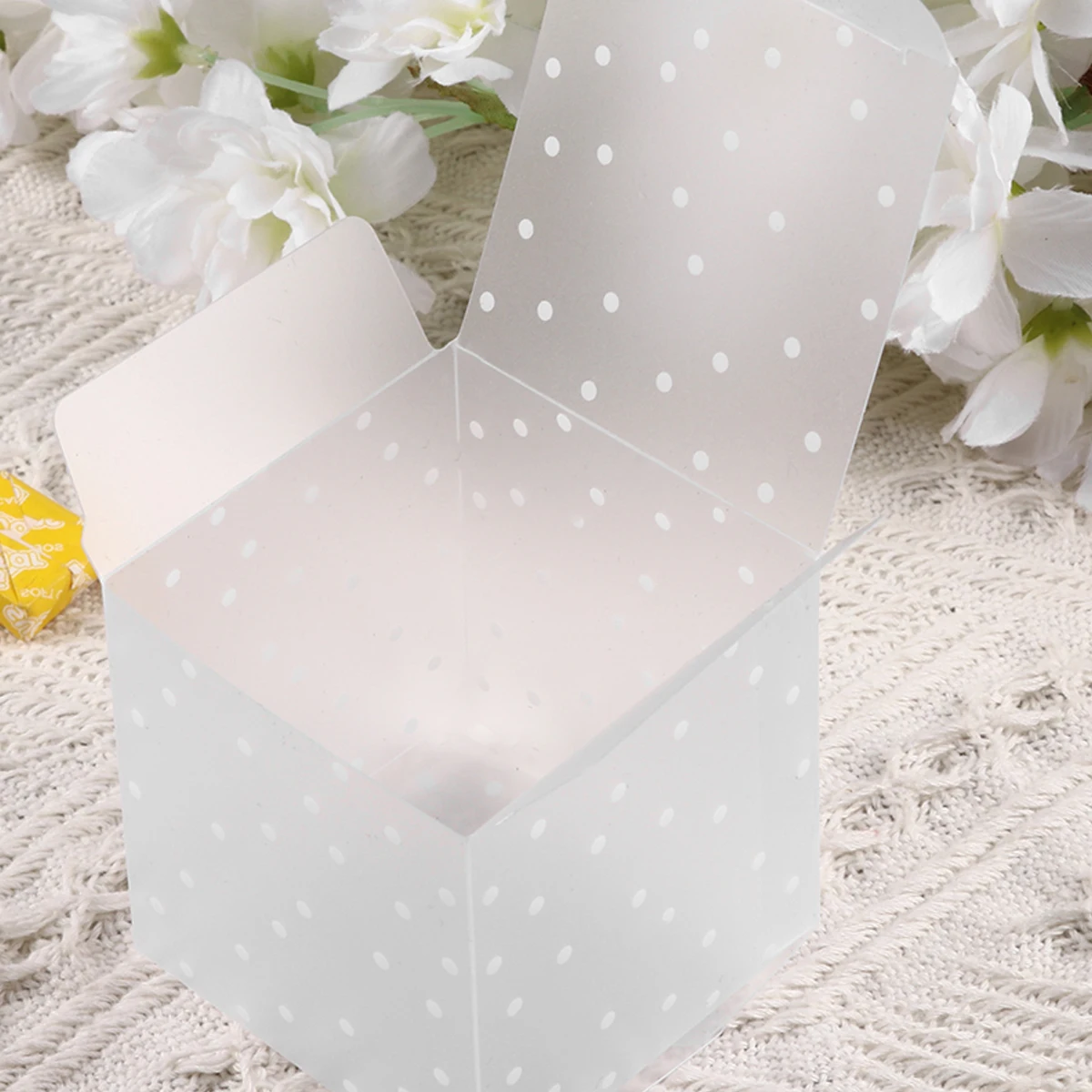 

50pcs Candy Birthday Case Chocolate Party Favors Frosted Candy Box Wedding Gift Plastic Lightweight Kids Theme