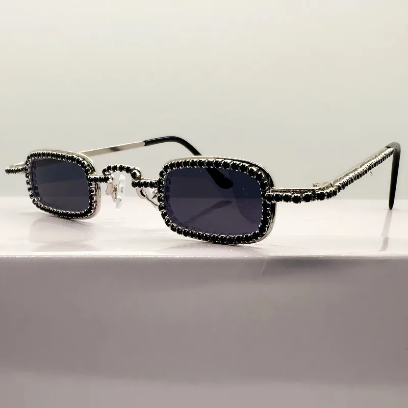 Frauen Kleine Quadratische Diamant Sonnenbrille Metall Luxus Rechteck Strass UV400 Mehrfarbige Shades Weibliche Sonnenbrille Brillen – Detail 11