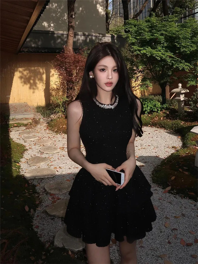 

French Fashion Beads O Neck Black Mini Dress Women Sleeveless A Line Birthday Party Dress New Fall Winter Short Bottoming Dress