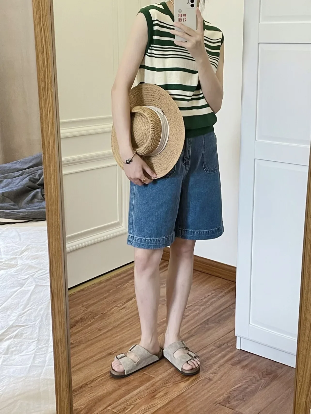 Herren- und Damen-Kork-Sandalen mit rutschfestem Design, hochwertige Retro-Strandpantoffeln mit doppeltem Knopfverschluss und flachem Boden. – Detail 5