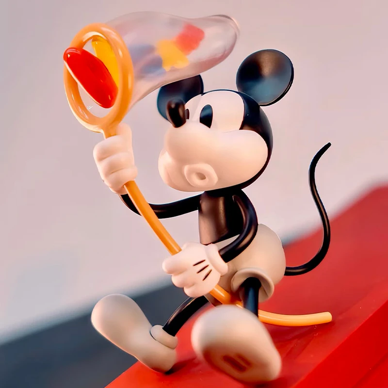 ในสต็อก Disney Mickey สีชุดล่าสัตว์กล่องตาบอดอะนิเมะ Action Figure น่ารัก Tabletop Surprise กล่องของขวัญคริสต์มาสสําหรับเพื่อน