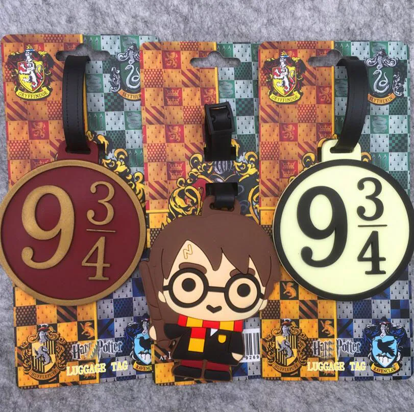 Harrie Potter Luggage Tag Gryffindorr Slytherinn Badge Hermione Ron Malfoy Badge Luggage Tags Keychain PVC Suitcase Card Pendant