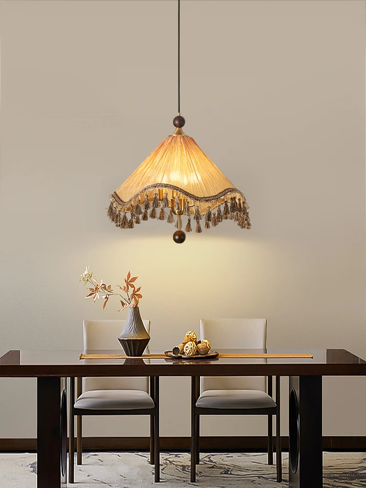 フレンチレトロレストランシャンデリアアメリカンレトロファブリックベッドルームアンティーク無垢材タッセルドレッシングルームスタディバーデスクランプ