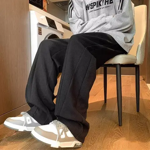 2025 Nuovi pantaloni sportivi a gamba dritta grigi Hip Hop per uomo High Street Pantaloni drappeggiati larghi Primavera Moda coreana Y2K Pantaloni casual