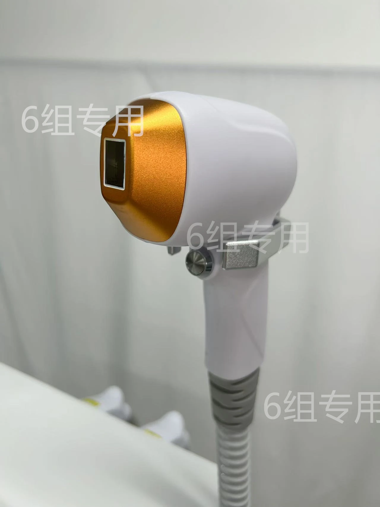 آلة إزالة الشعر بالليزر ديود 3000 واط ديود 3 الطول الموجي 808nm 755nm 1064nm