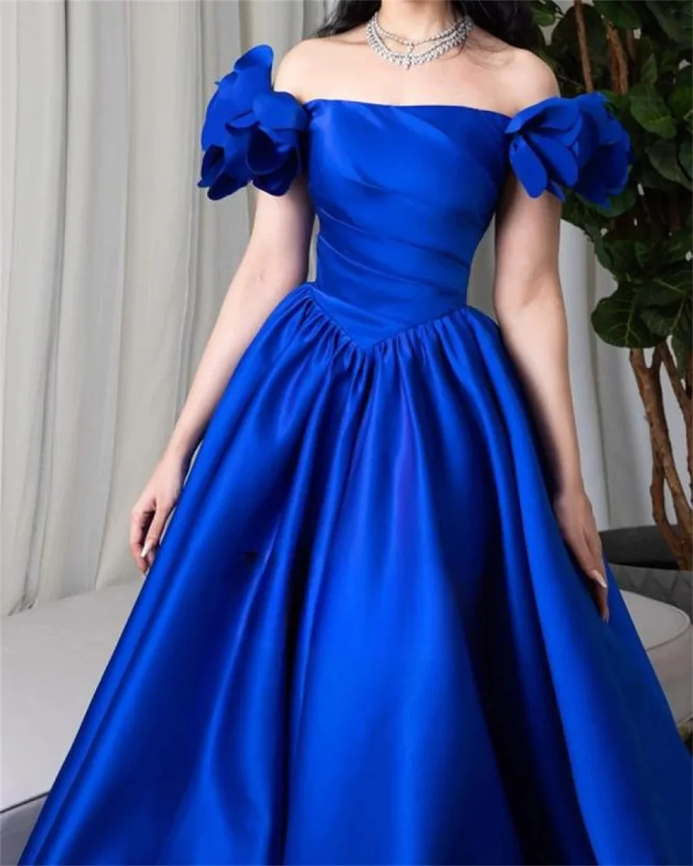 

Amanda Elegantly فستان سهرة نيلي Puffy Sleeve A-line Satin Prom Dress Sexy Sapphire Blue Puffy Silk Floor Lenght فساتين السهرة