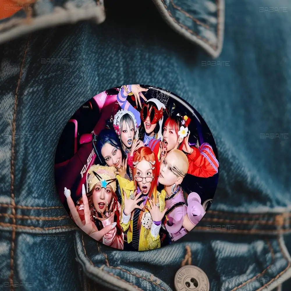 Kpop XG Group 32/44/58 مللي متر دبابيس كرتونية مستديرة دبابيس يدوية لحقيبة الظهر مجوهرات اكسسوارات هدايا شارة إبداعية