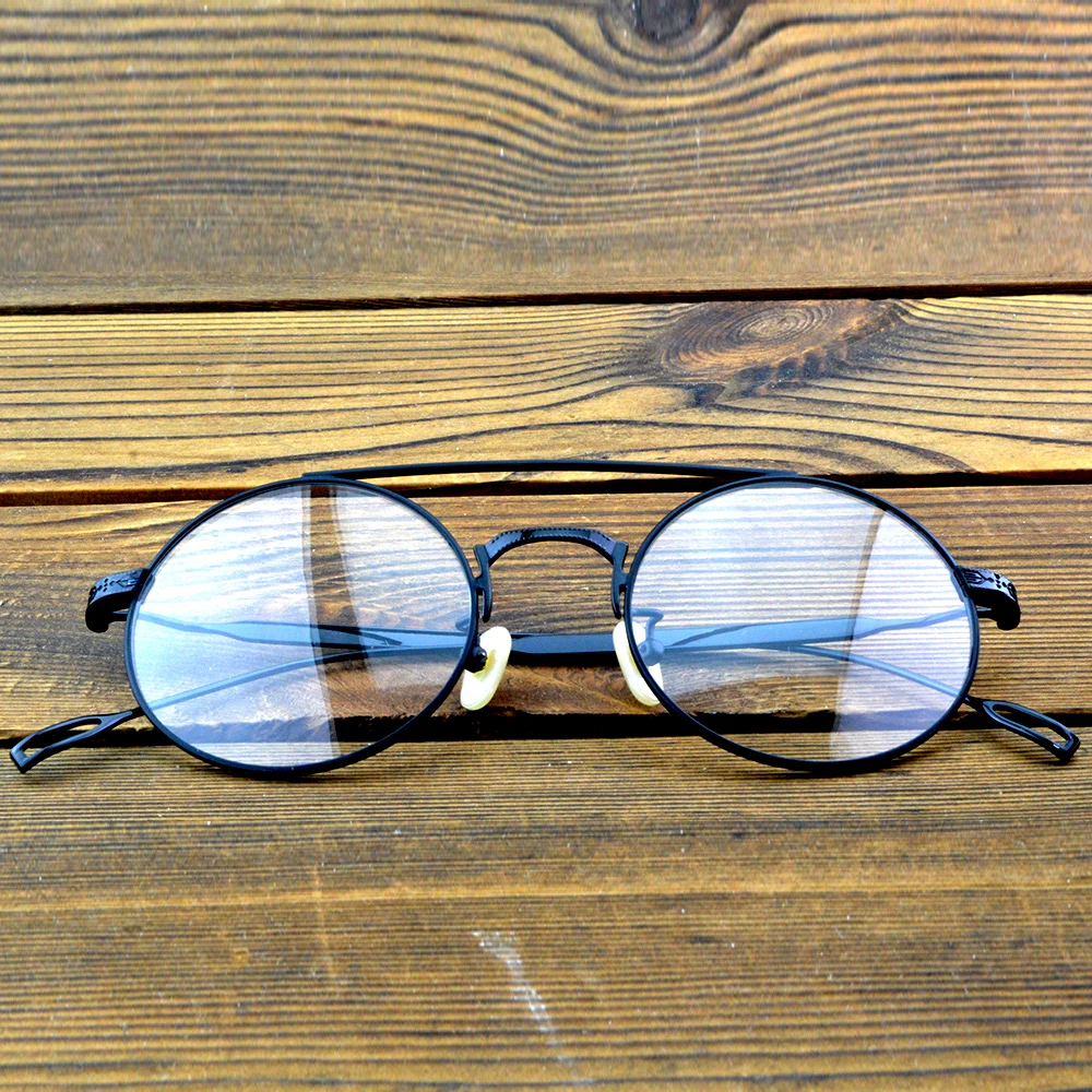 إطار نظارة بصرية مستدير مع جسر مزدوج وخفيف الوزن ومطلي بسبائك التيتانيوم