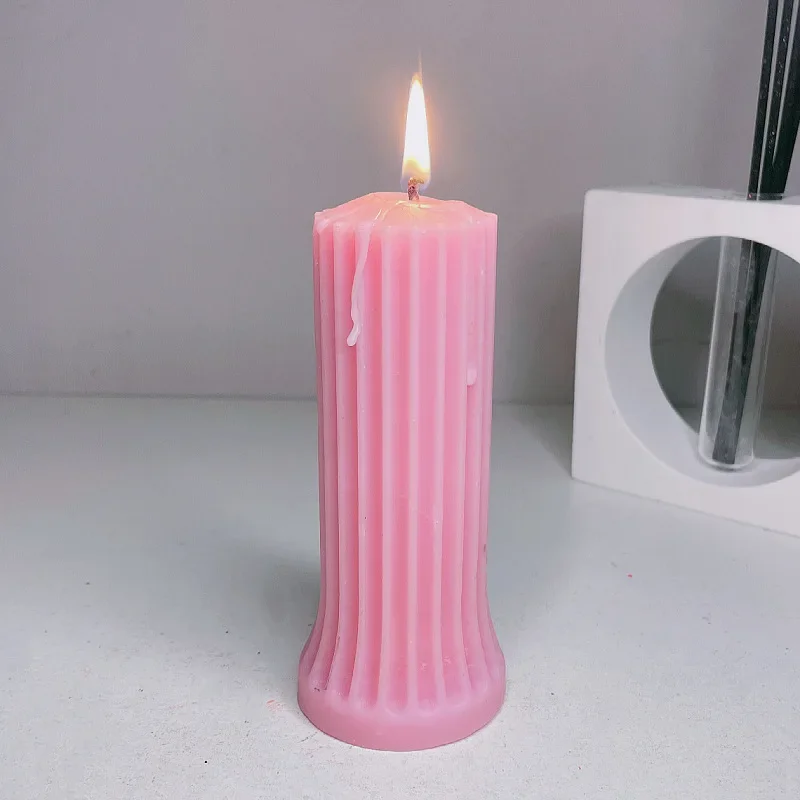 Handmade Soybean Low Temperature Candle 48℃ Drop Scented Candle Roman Pillar Candle Flower Scented Candle Stick red black view 5