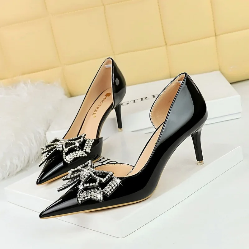 

7cm Women's Pumps and Heels Luxury Patent Leather Women Sandals Pointed Tip Rhinestone Metal Buckle Women Shoes Sandalias Mujer