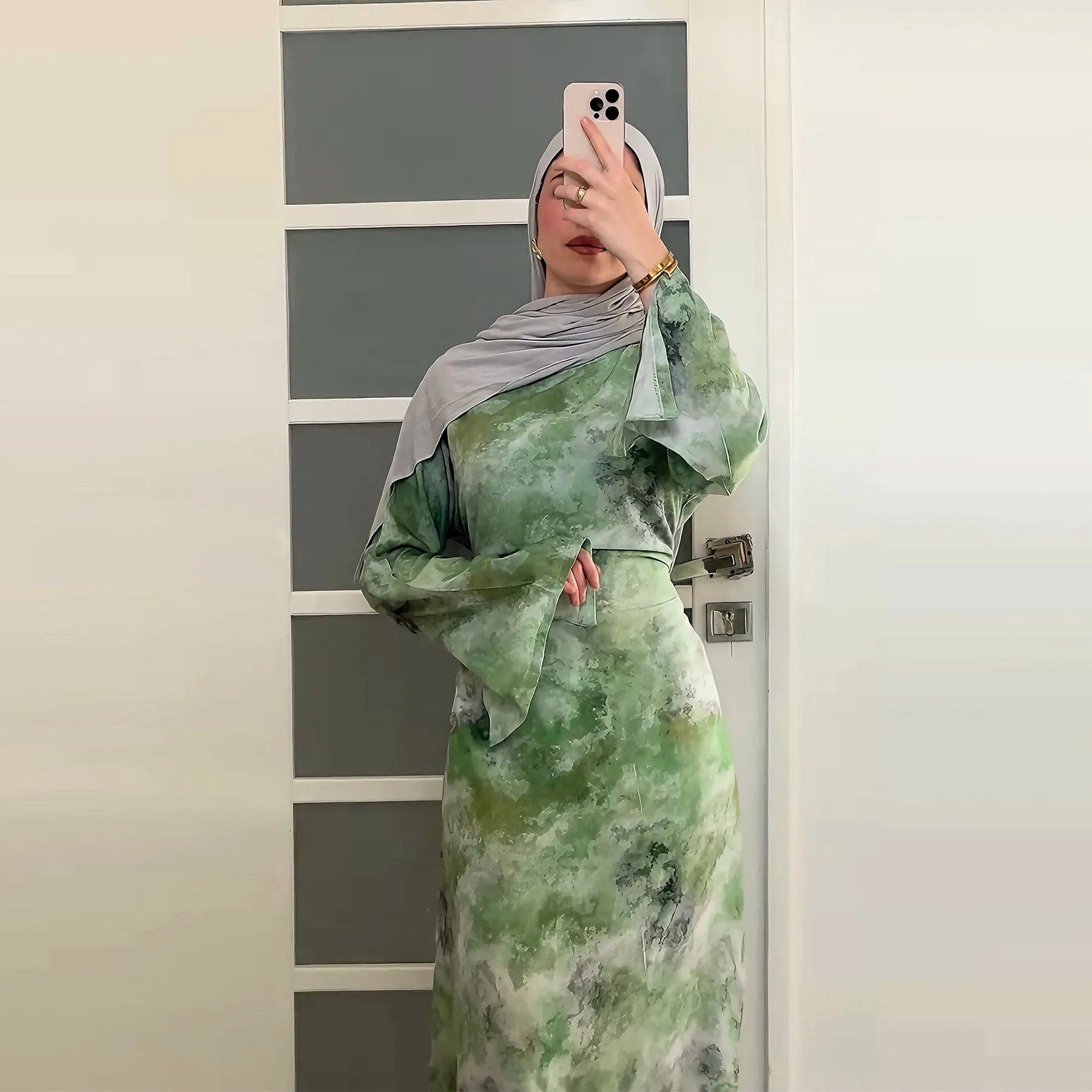 أحدث أزياء إسلامية أنيقة عباية عصرية إسلامية فساتين متواضعة للنساء مطبوعة عباية مغلقة رداء إسلامي تقليدي رائج