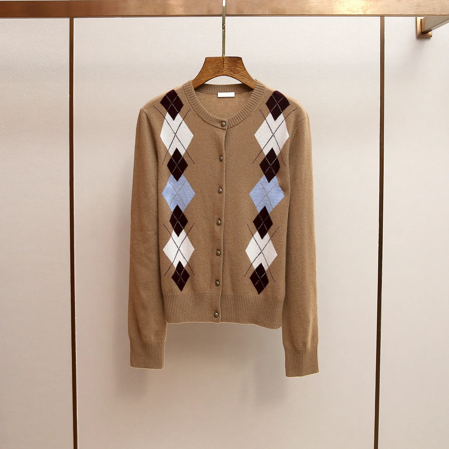 

Кардиган MaSande: Новинка осенне-зимней коллекции, молодежный, в британском стиле, с цветным узором и ромбовидным плетением, вязаный...