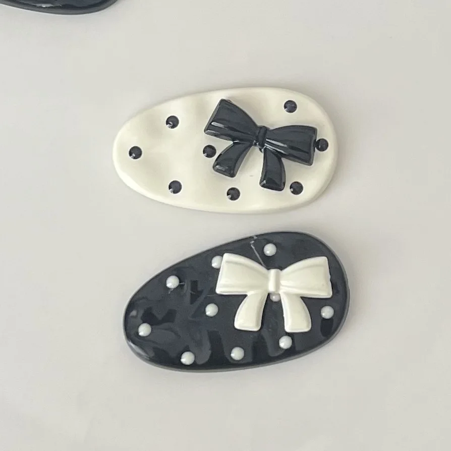 Miniso-resina cabochão, série dos desenhos animados, preto e branco, flatback, diy, materiais de artesanato, jóias fazendo encantos, 5pcs