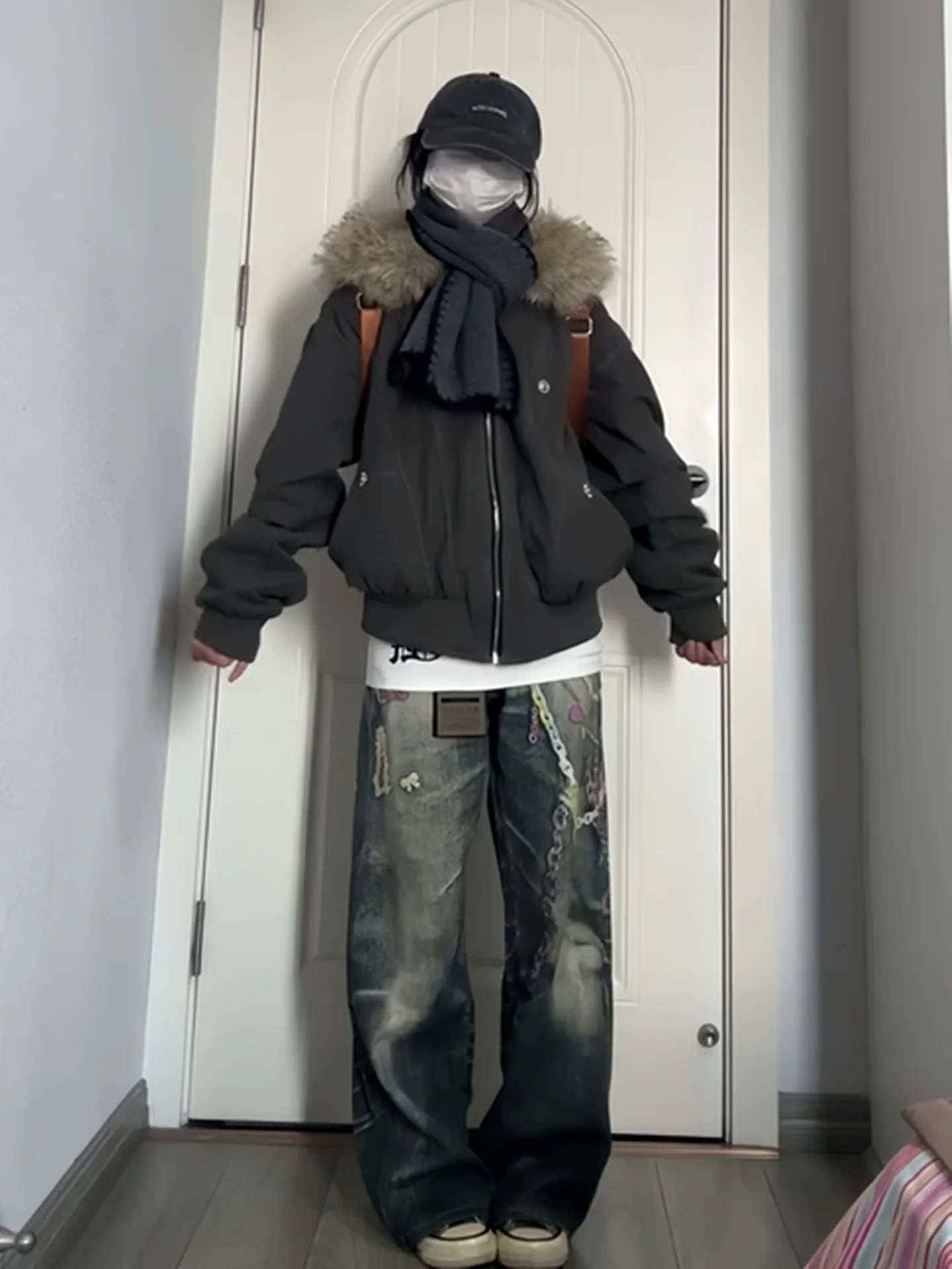 

Парка женская зимняя в французском стиле, классическая, с отложным воротником, утепленная плюшем, с драпировкой, на шнуровке, свободного кроя, молодежная