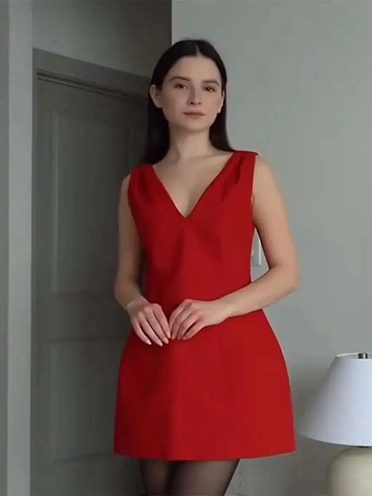 이브닝 파티 우아한 탱크 드레스 여성 v 넥 민소매 백리스 하이 웨이스트 홀리데이 드레스 여성 2025 봄 세련된 레드 가운