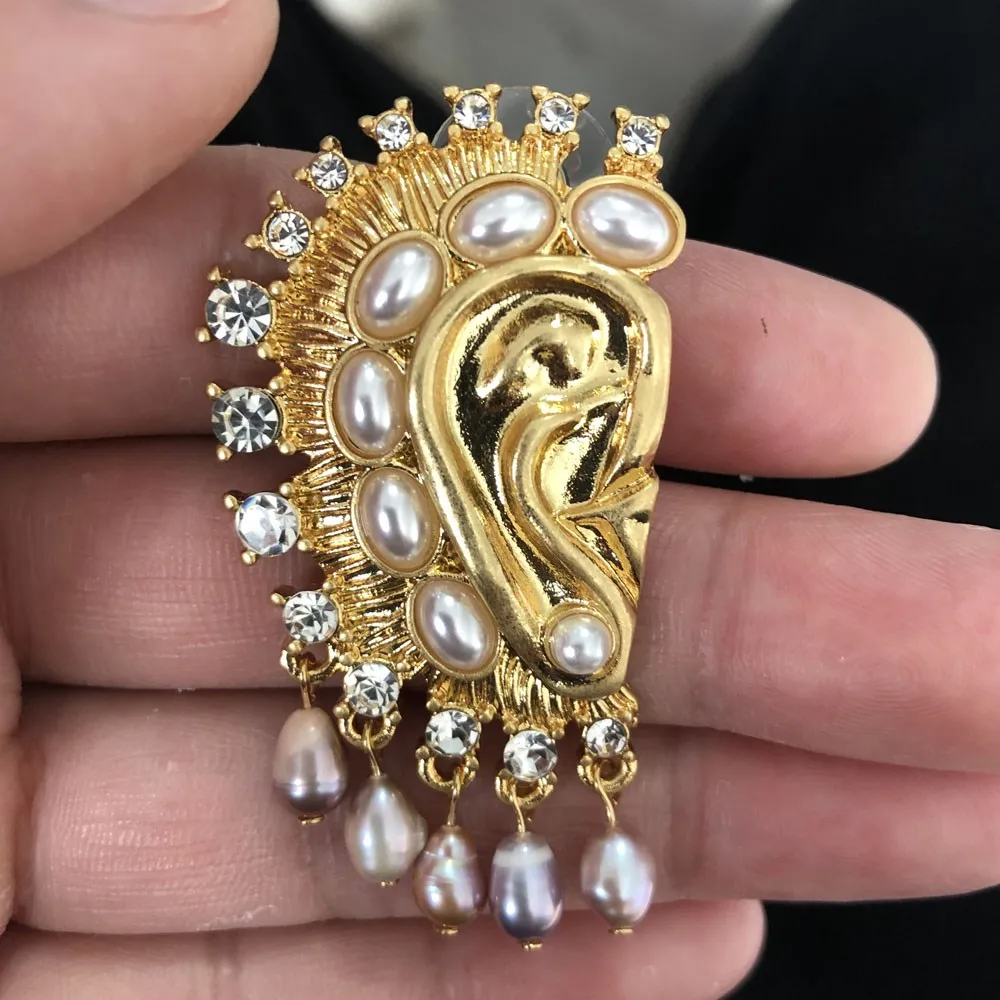 Women Vintage Freshwater Pearl Stud Earring Personality Ear Shape Stud Style Luxury Exaggeration Girl Jewelry Deluxe
