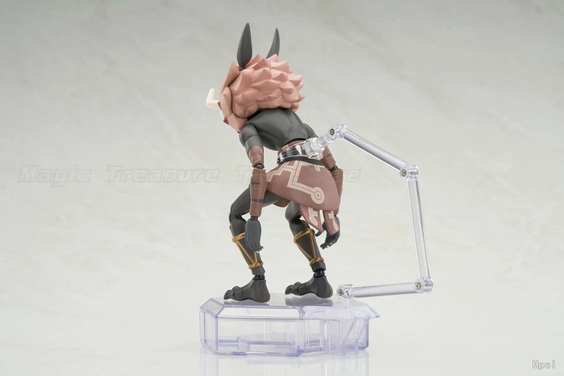 

В наличии: Фигурка APEX-TOYS MiHoYo Genshin Impact Qiuqiu Ren 1/8