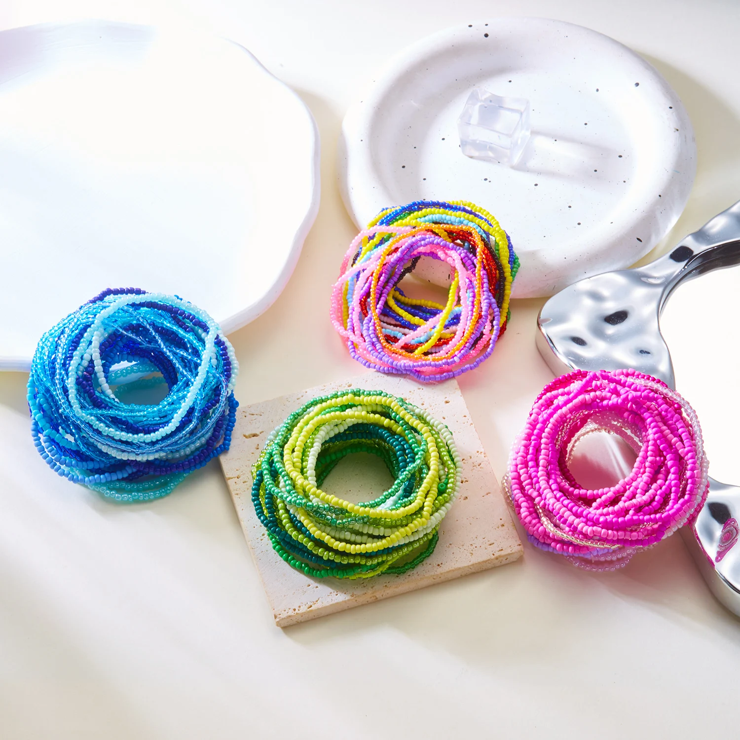 Böhmisches Perlenarmband-Set für Frauen, bunt, dehnbar, Reisperlen, Kettenarmreif, stapelbarer Schmuck, Sommer- und Strandgeschenk – Detail 2