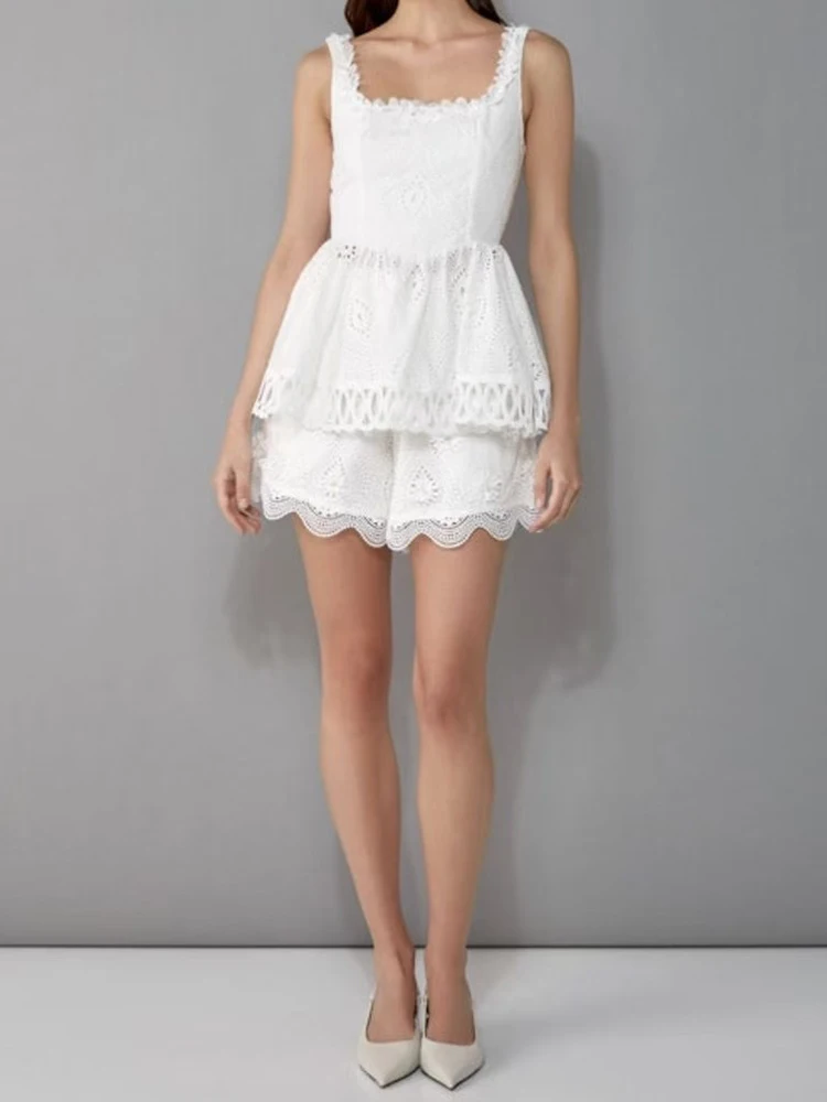 

Summer 2025 2-piece square collar stitching lace embroidery openwork suspender top+elastic waist shorts fashion women's suit