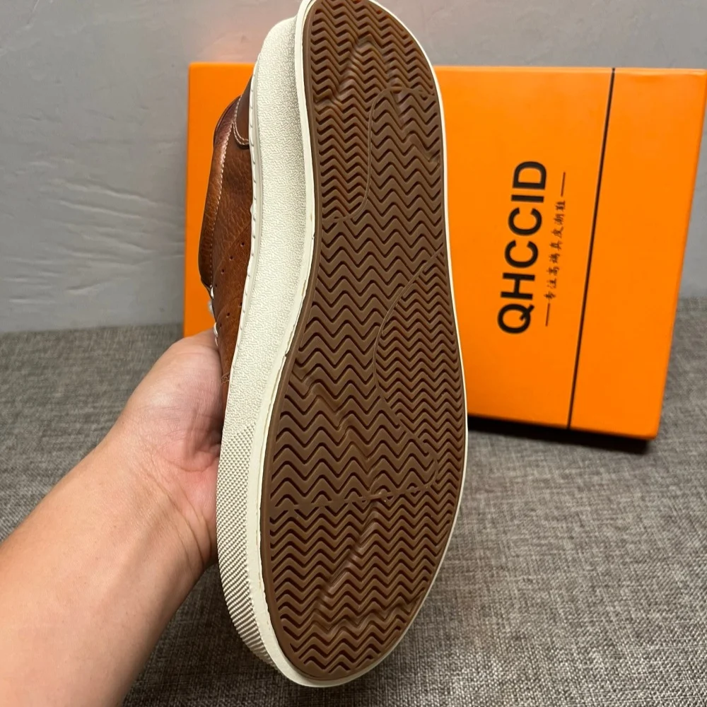 أحذية رجالية من الجلد الطبيعي كاجوال للخريف والشتاء سميكة وخفيفة الوزن وقابلة للتنفس على الطراز القديم للرجال