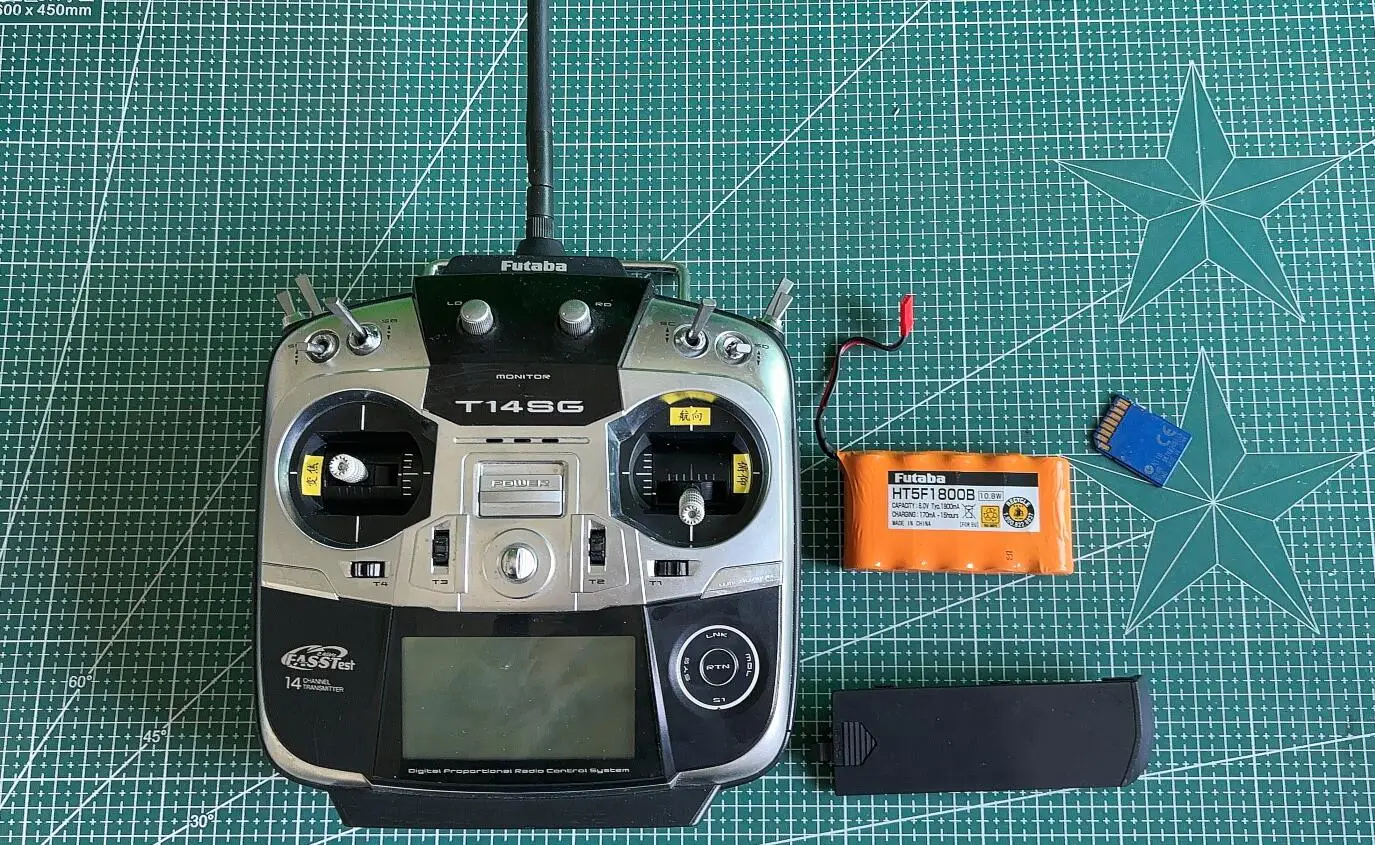 Futaba 14SG 2.4Ghz T14 2.4G 14CH Transmitter Radio Controller TX sender FASSTest with Booster 4W range extension module battery