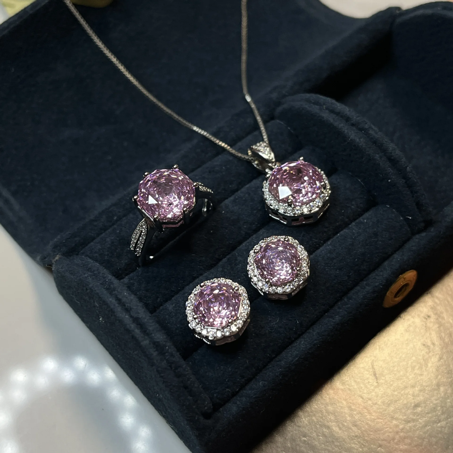 

Luxury Hexagonal Rose Cut Purple Diamonds Jewelry Sets Exquisite Wedding Engagement inlay Diamond Round Ring Necklace Earrings