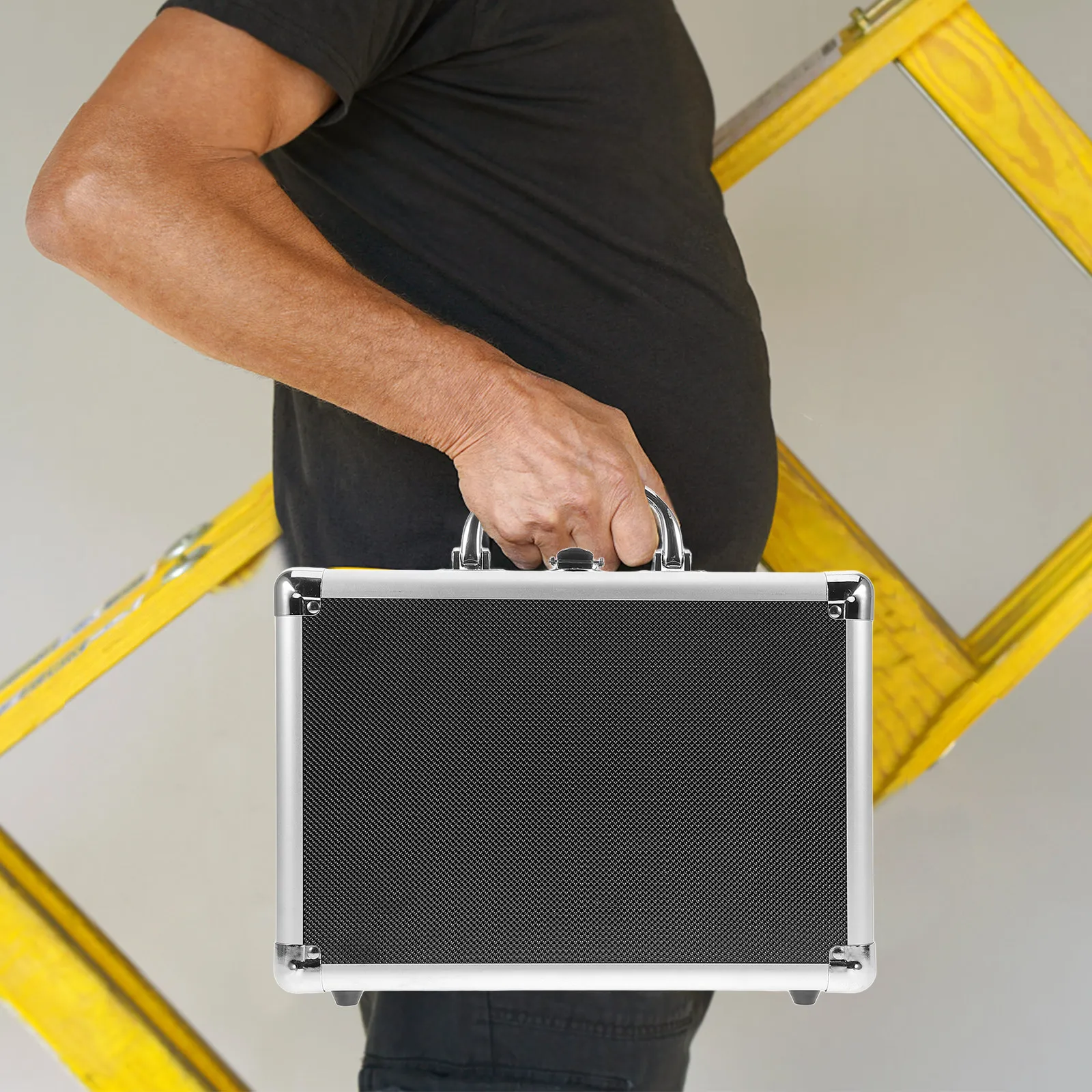 

Ящик для инструментов из алюминиевого сплава, металлический, с замком, портативный, для хранения инструментов, с ручкой, для дома, запираемый органайзер, большой емкости