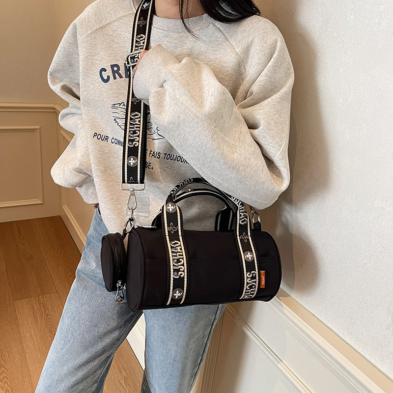 

Minimalist Unique Simple Vintage Leather Handbag For Women Featuring Commuter Function And Stylish Design