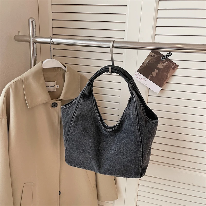 

Women's Washed Denim Tote Bag Large Capacity Casual Shoulder Bag Minimalist Hobo Handbag for Daily Use Work Shopping